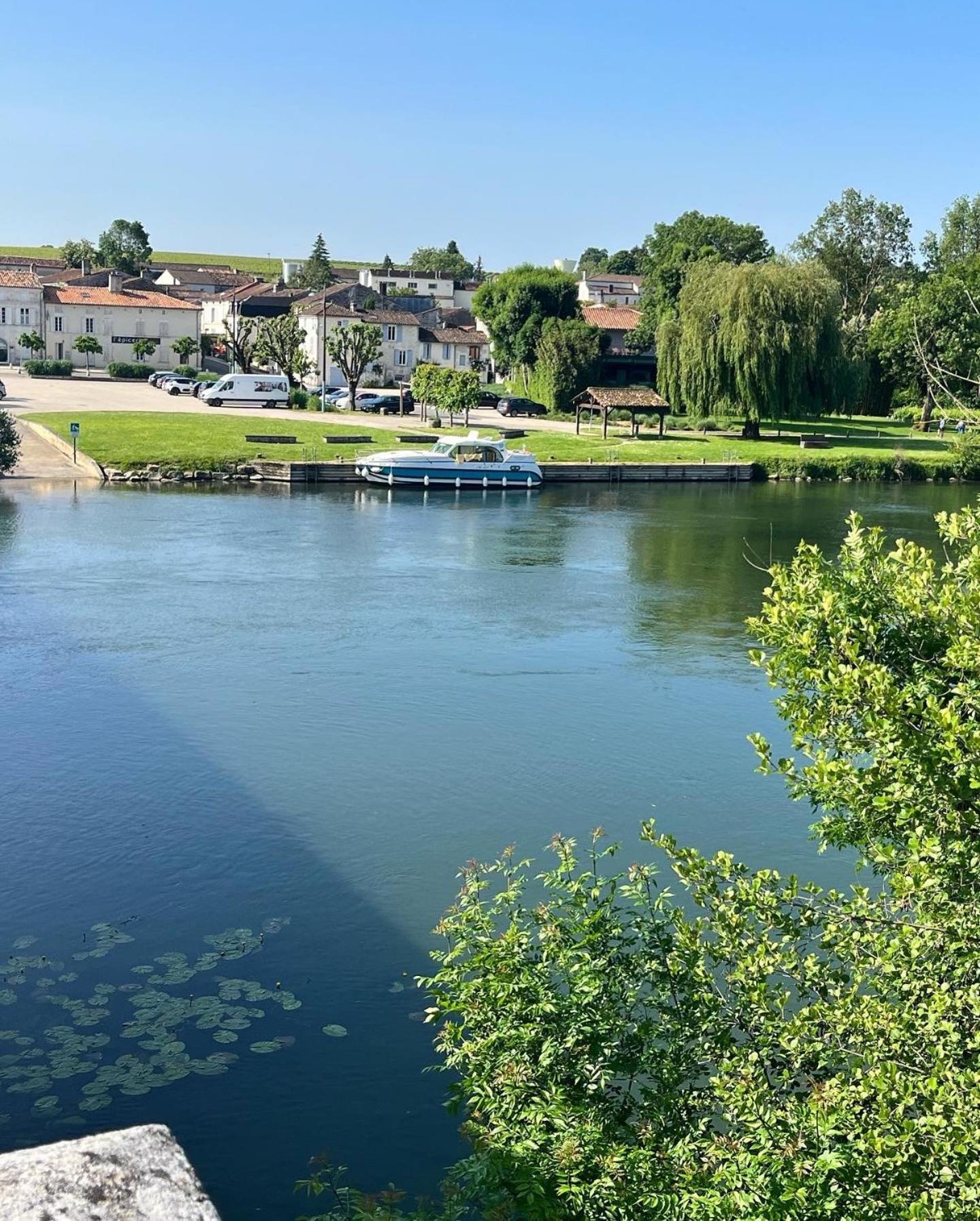 Petit Moulin De Veillard Βίλα Bourg-Charente Εξωτερικό φωτογραφία